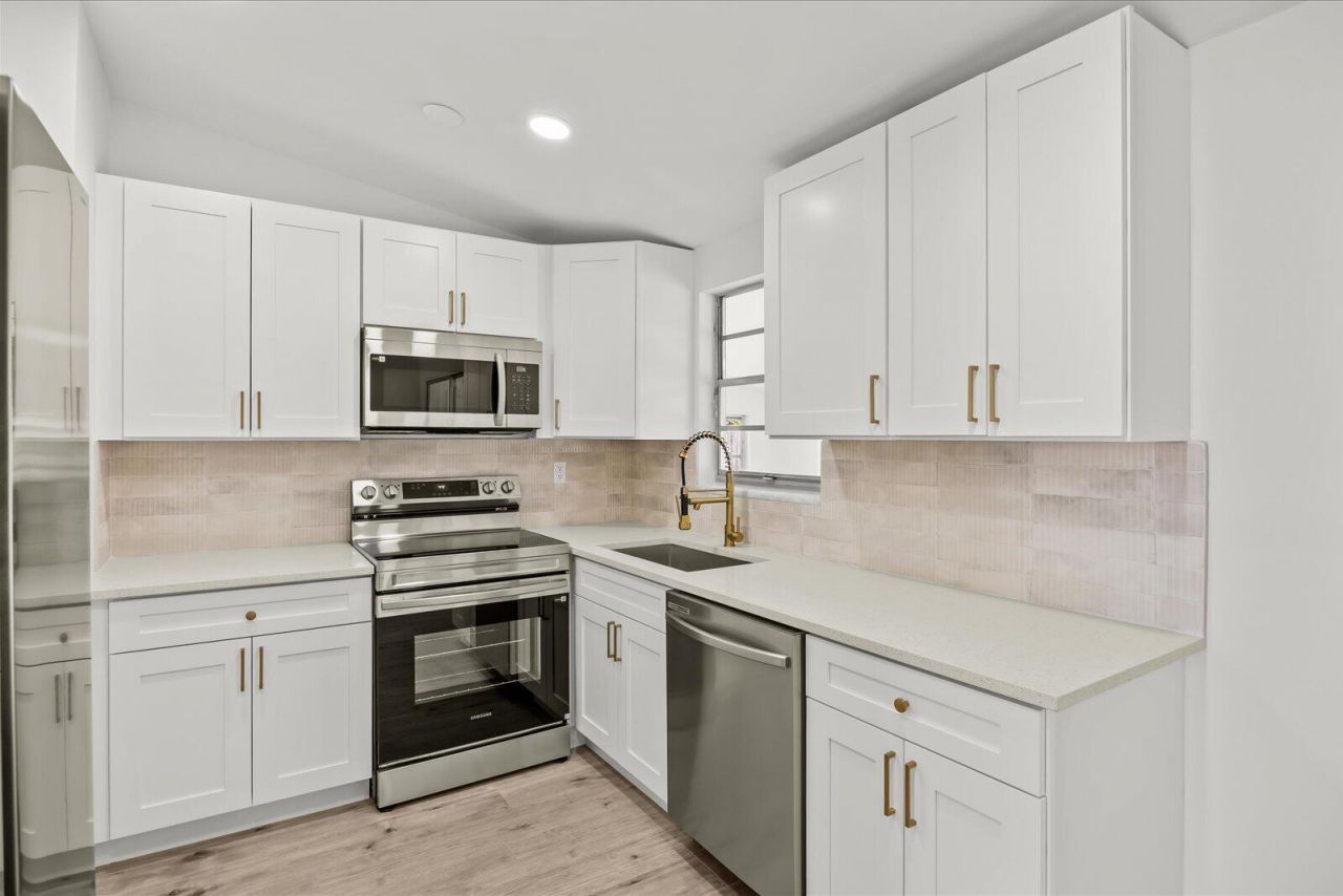 555 SE Airoso Boulevard, Port Saint Lucie, FL 34983 Photo