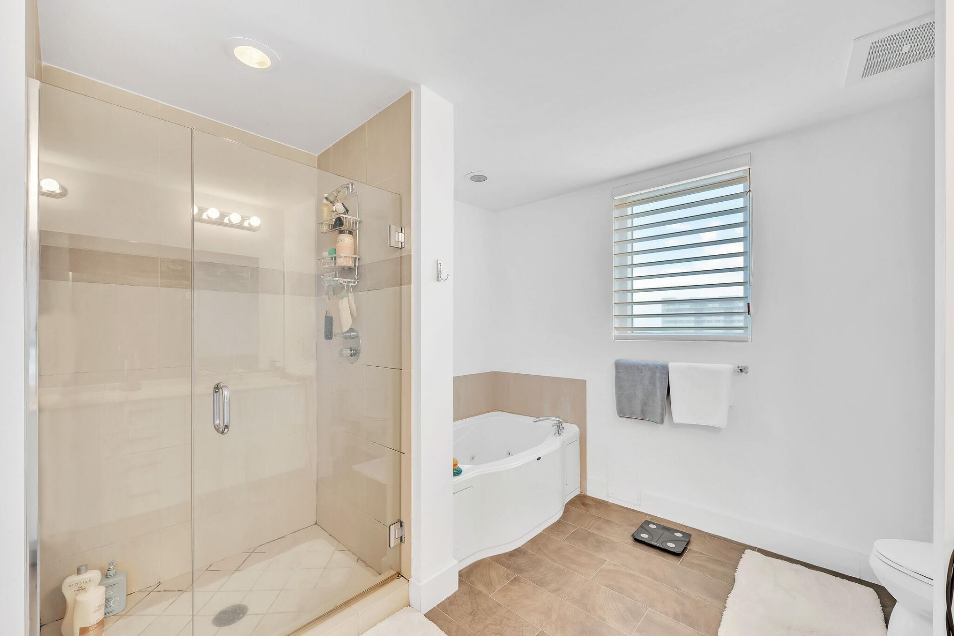 1945 S Ocean Drive, Unit 1803, Hallandale Beach, FL 33009 Photo