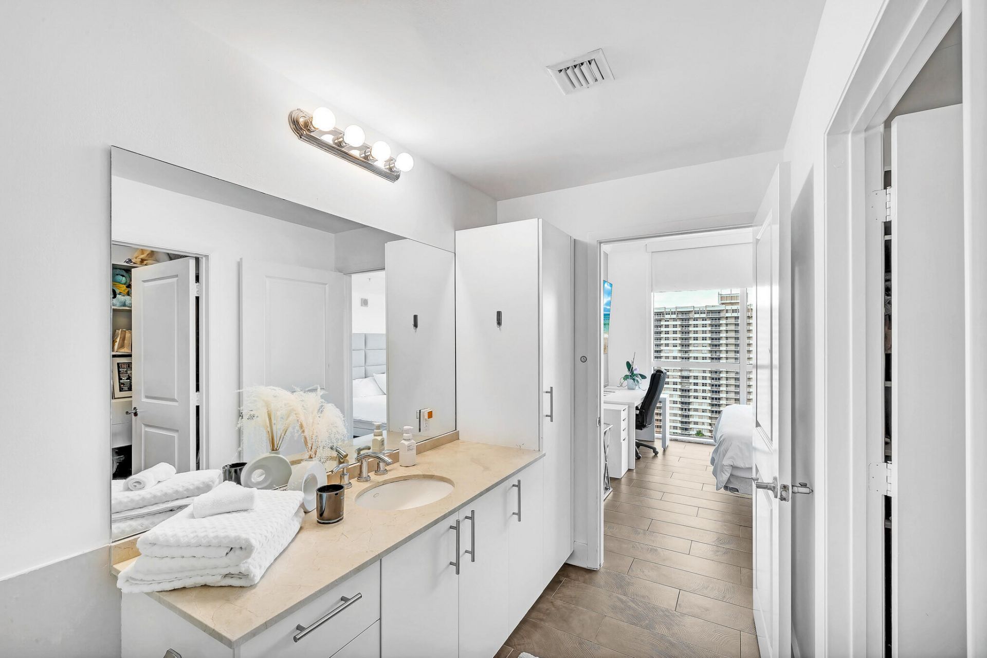 1945 S Ocean Drive, Unit 1803, Hallandale Beach, FL 33009 Photo