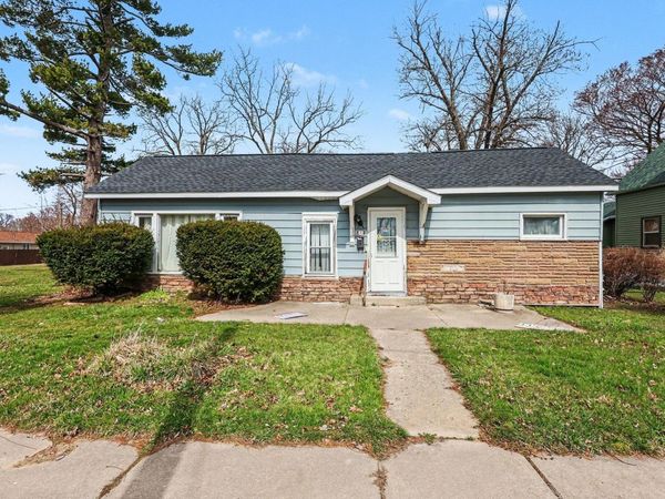 319 Fruit Street, South Haven, MI 49090