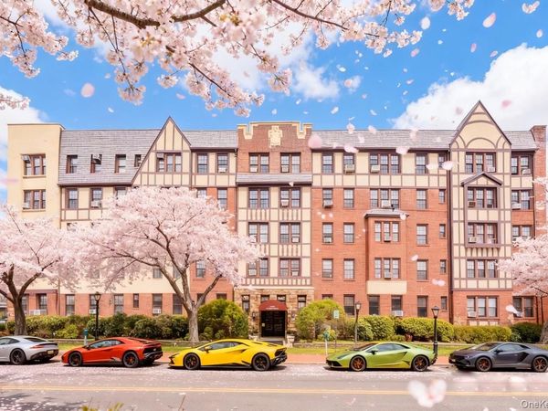 4 Maple Drive, Unit 6O, Great Neck, NY 11021