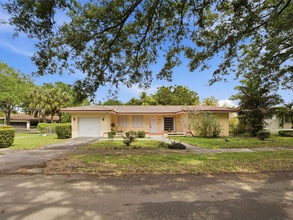 14435 Tabebuia Ln, Miami Lakes, FL 33014