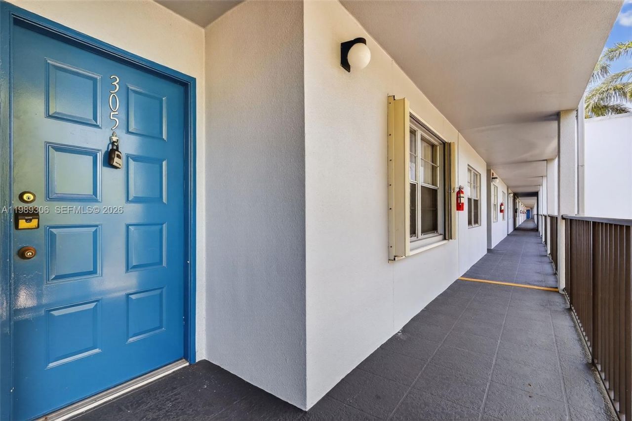 12500 SW 5th Ct , Unit 305M, Pembroke Pines, FL 33027 Photo