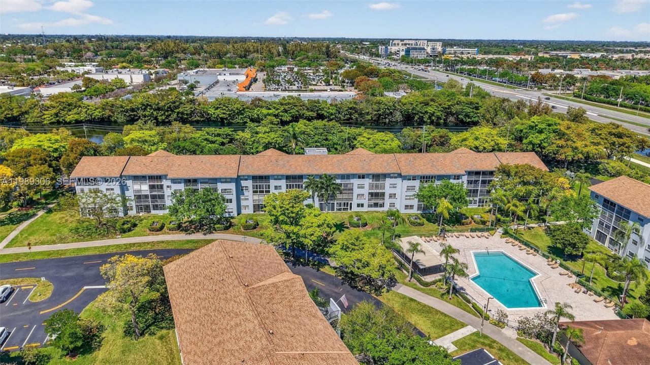 12500 SW 5th Ct , Unit 305M, Pembroke Pines, FL 33027 Photo