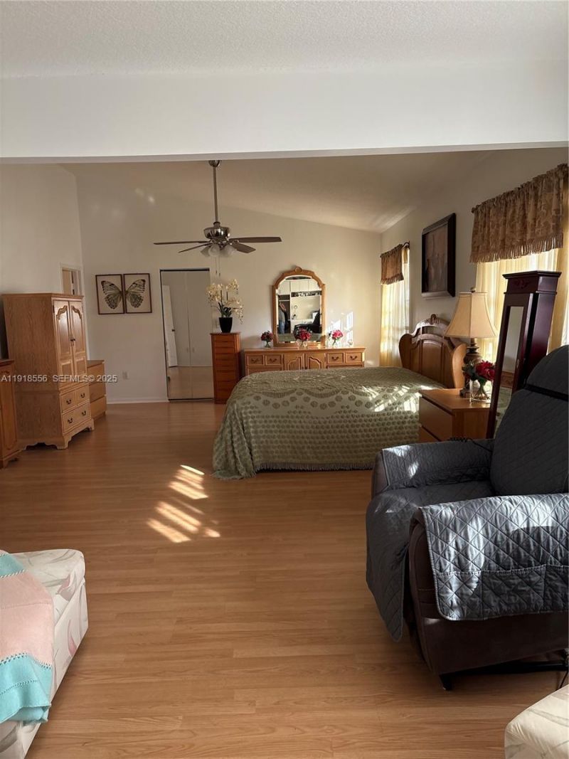 7809 NW 192nd St, Hialeah, FL 33015 Photo