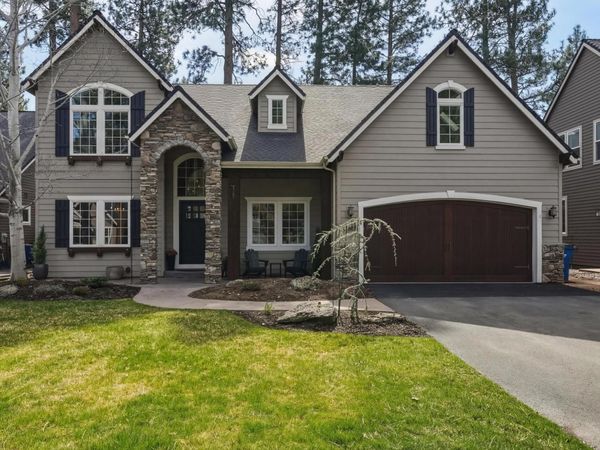 1041 E Timber Pine Drive, Sisters, OR 97759