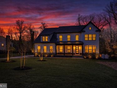 2424 CAREY LANE, VIENNA, VA 22181