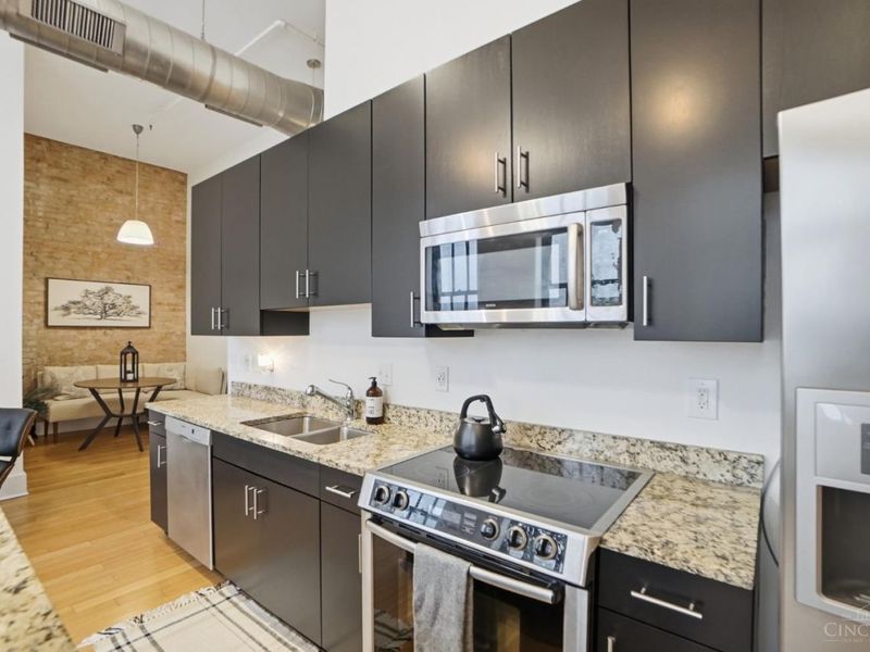 417 Vine Street, Unit 404, Cincinnati, OH 45202 Photo 12