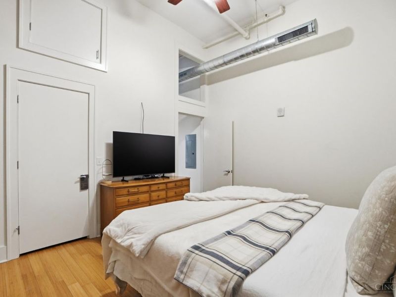 417 Vine Street, Unit 404, Cincinnati, OH 45202 Photo 17