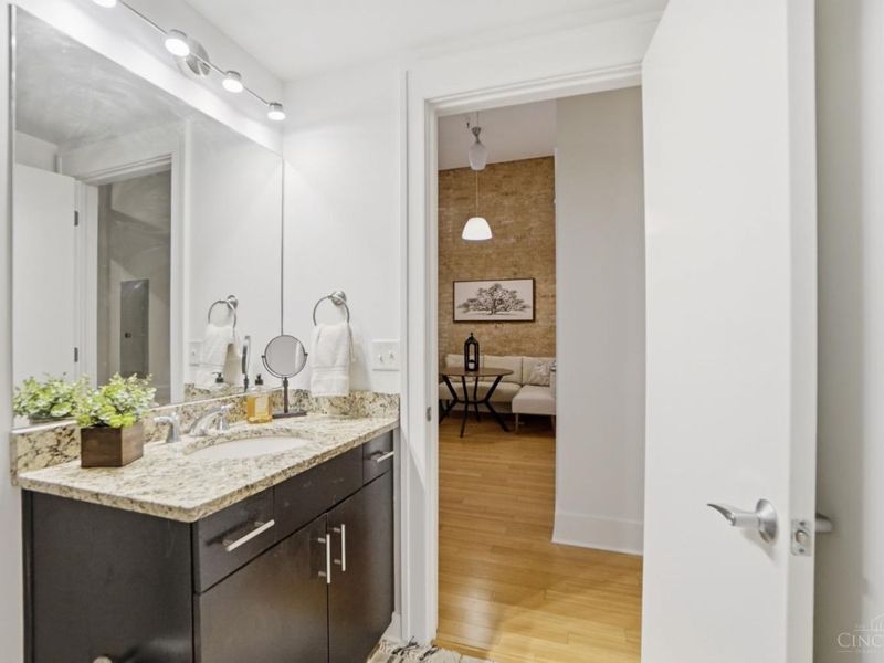 417 Vine Street, Unit 404, Cincinnati, OH 45202 Photo 19