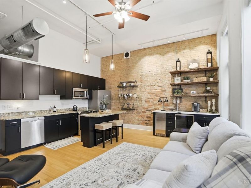 417 Vine Street, Unit 404, Cincinnati, OH 45202 Photo 8