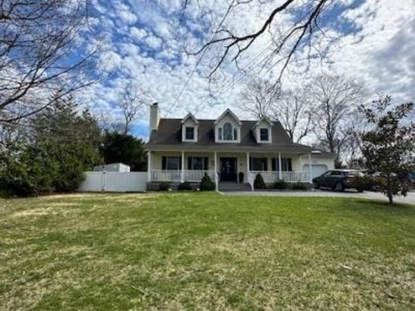 48 N Columbine Avenue, Hampton Bays, NY 11946