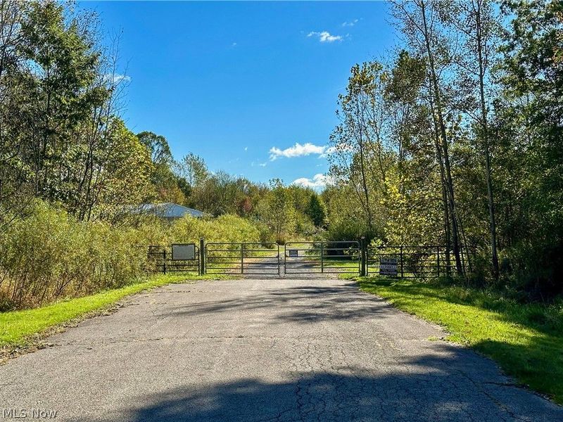 100 Cottage Grove Drive, Youngstown, OH 44505 Photo 49