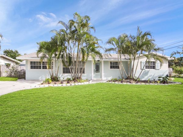 19185 SE Homewood Avenue, Jupiter, FL 33469