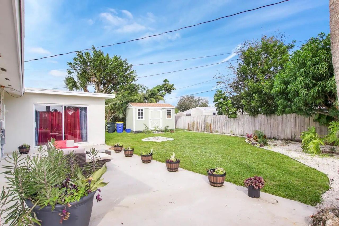 19185 SE Homewood Avenue, Jupiter, FL 33469 Photo