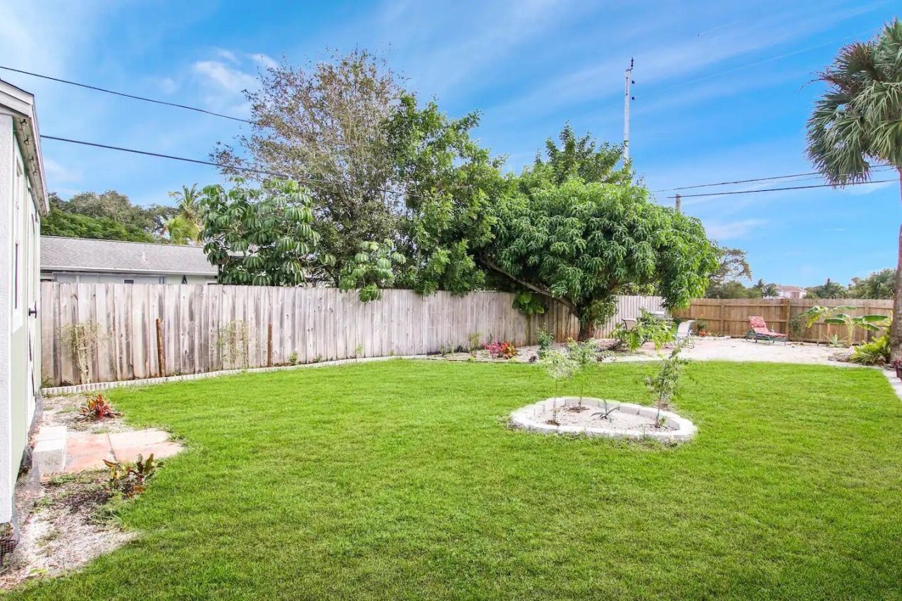 19185 SE Homewood Avenue, Jupiter, FL 33469 Photo