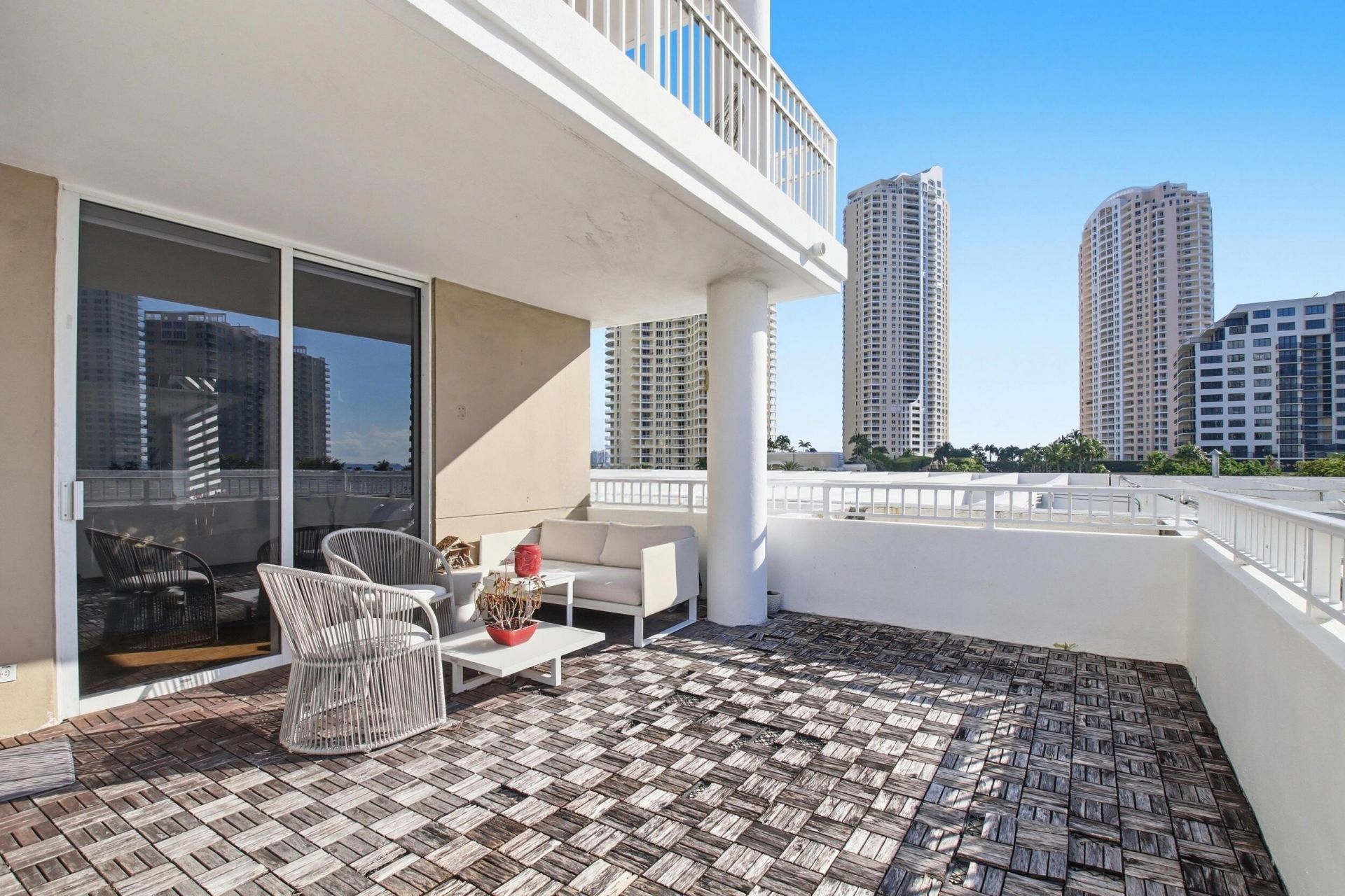 701 Brickell Key Boulevard, Unit 610, Miami, FL 33131 Photo