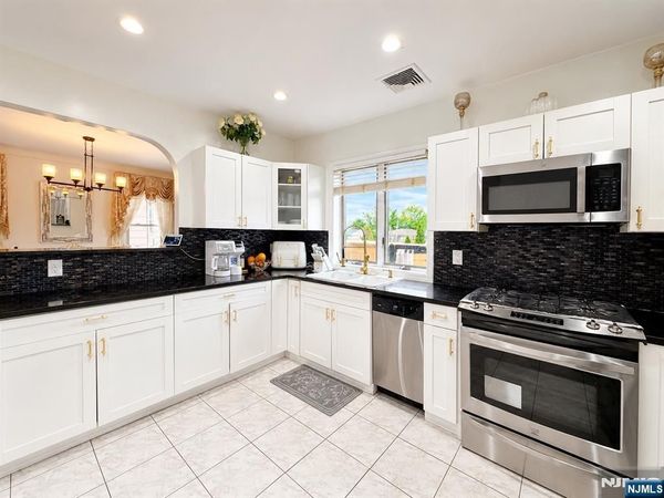 569 Monroe Place, RIDGEFIELD, NJ 07657