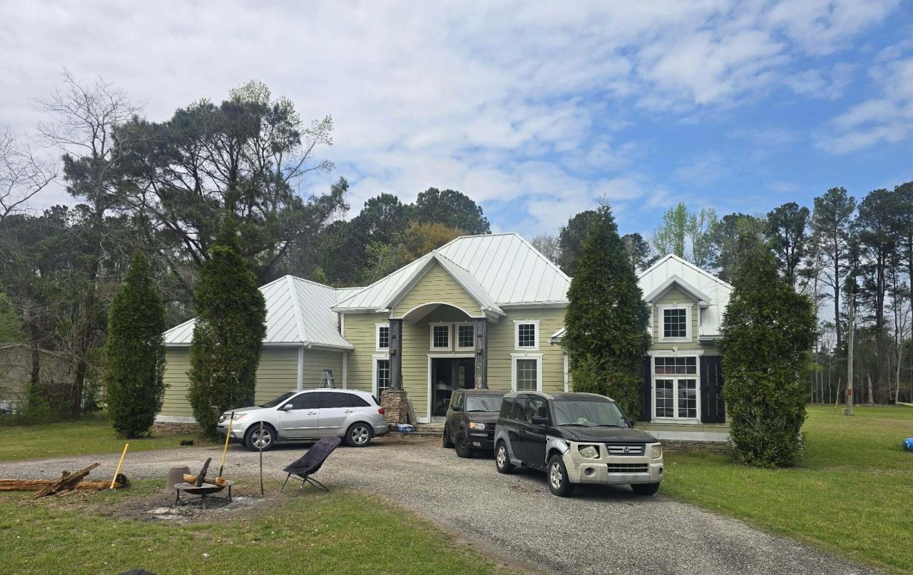 208 Ambassador Avenue Photo 1