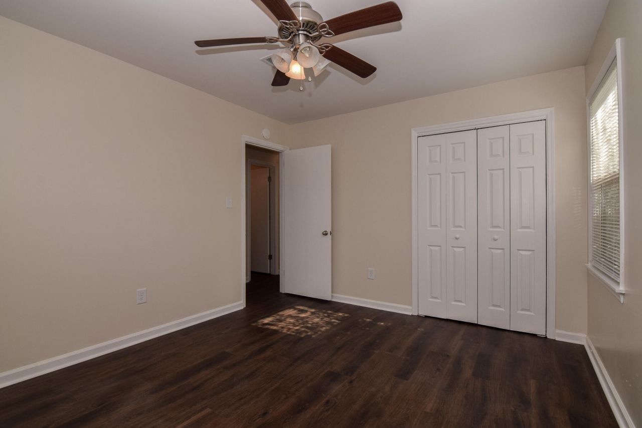 403 Tulip Street Photo 10