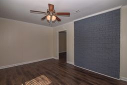 403 Tulip Street photo 4