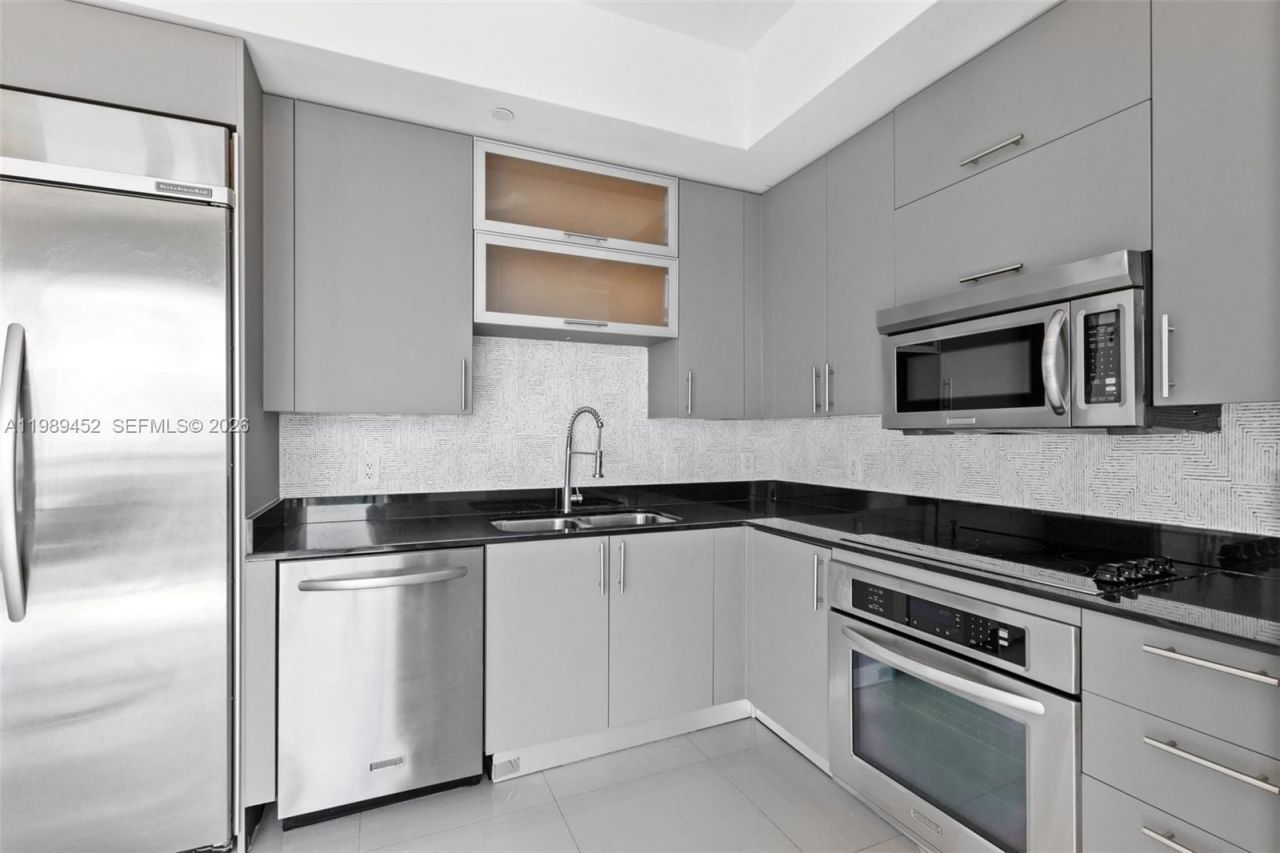 60 SW 13th St , Unit 3800, Miami, FL 33130 Photo