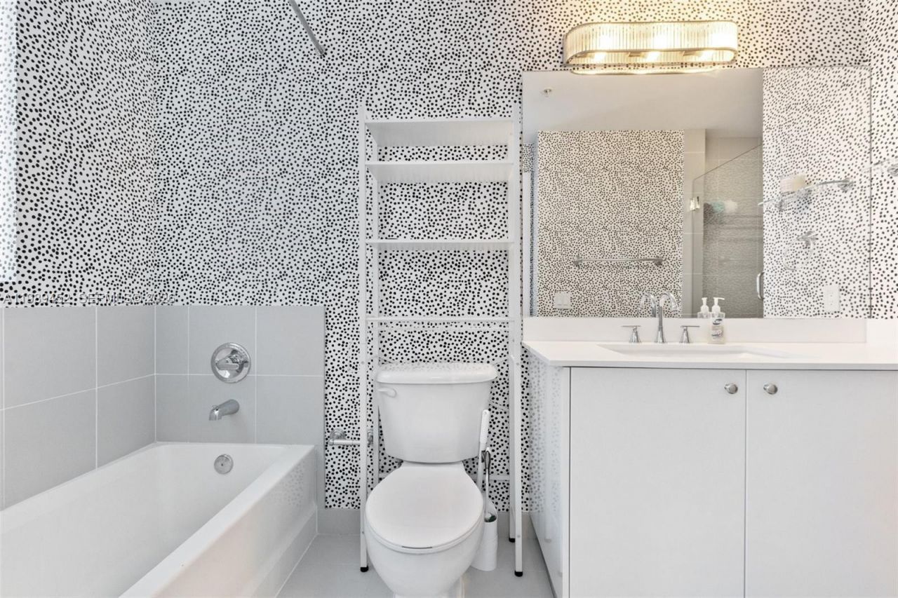 60 SW 13th St , Unit 3800, Miami, FL 33130 Photo