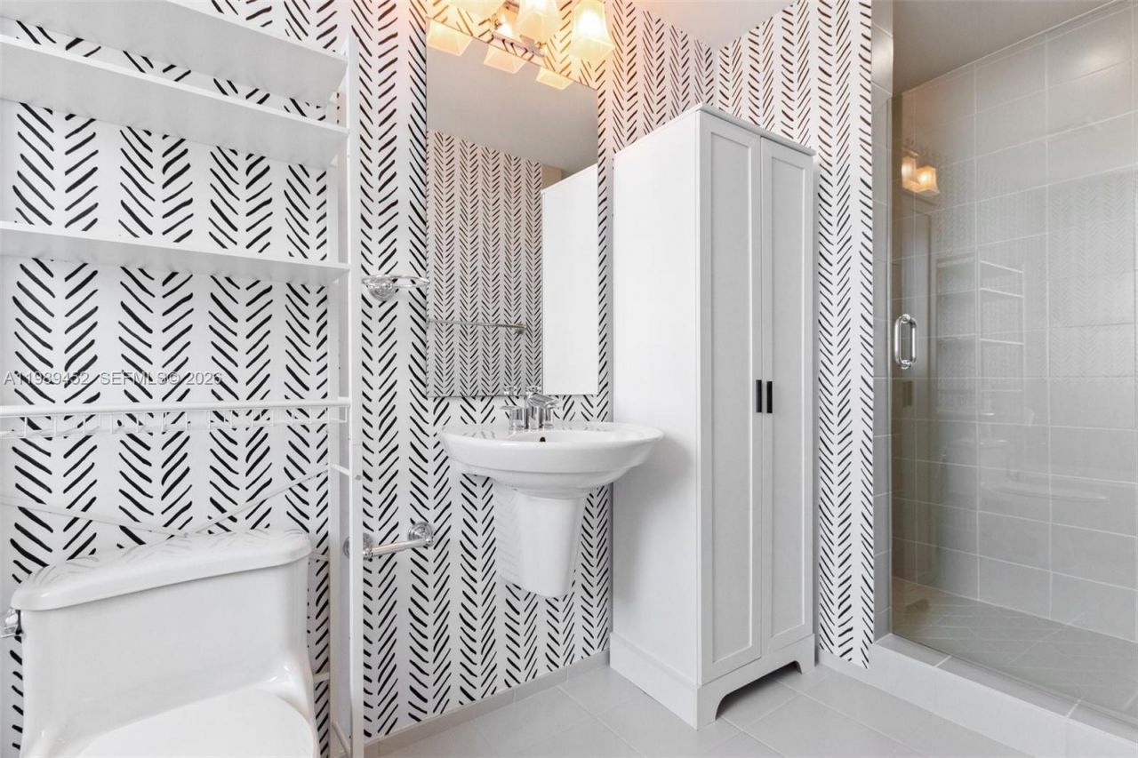 60 SW 13th St , Unit 3800, Miami, FL 33130 Photo