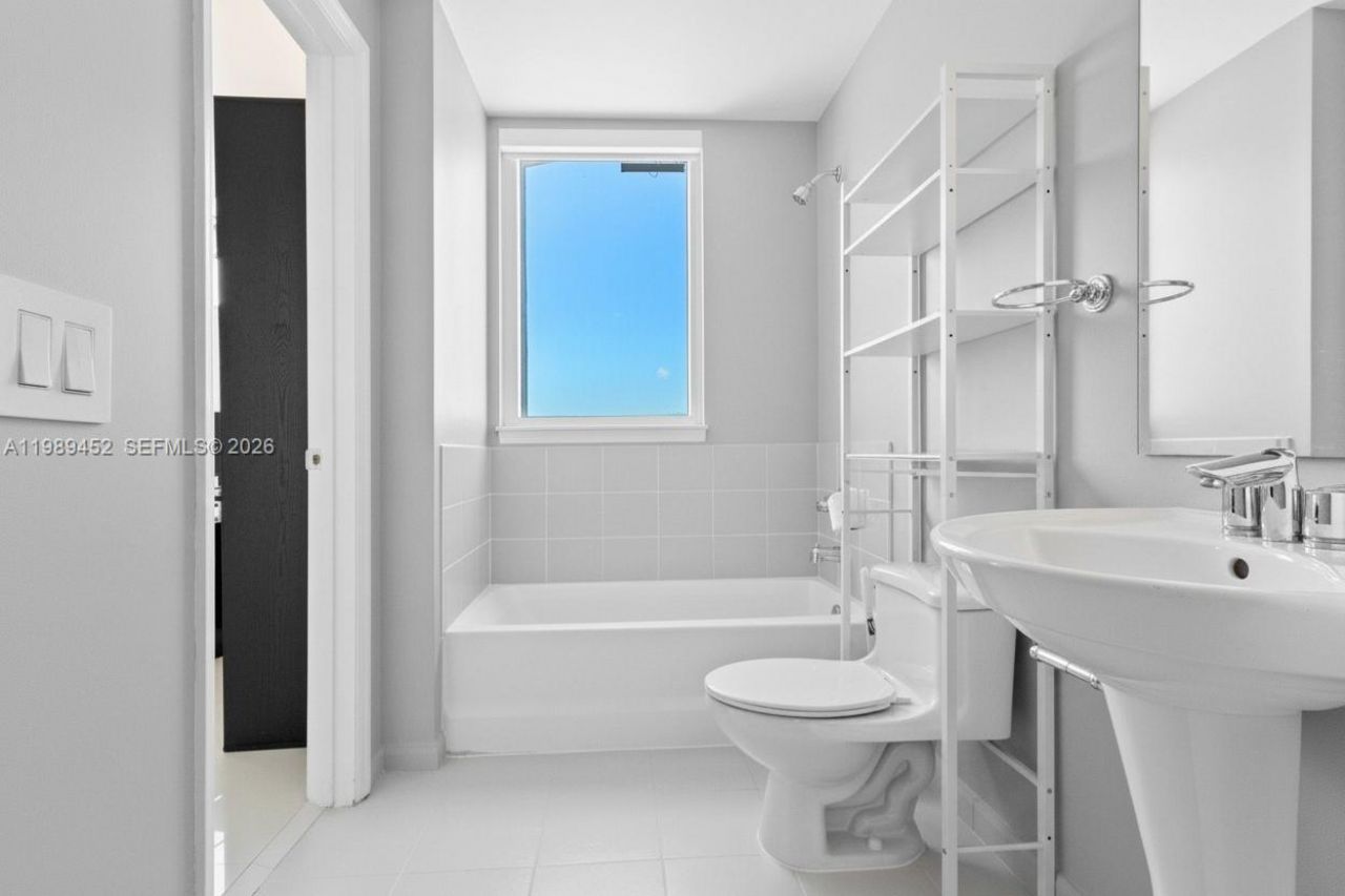60 SW 13th St, Unit 3800, Miami, FL 33130 Photo