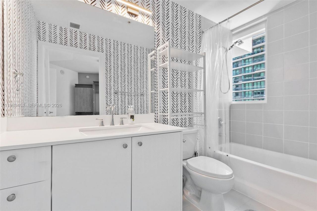 60 SW 13th St , Unit 3800, Miami, FL 33130 Photo