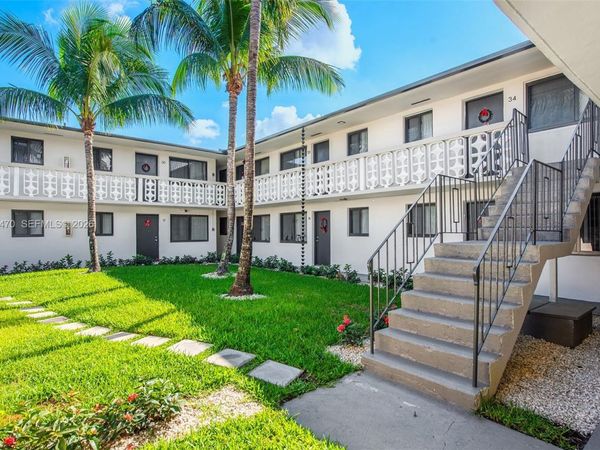 1330 W 29th St, Unit 40, Hialeah, FL 33012