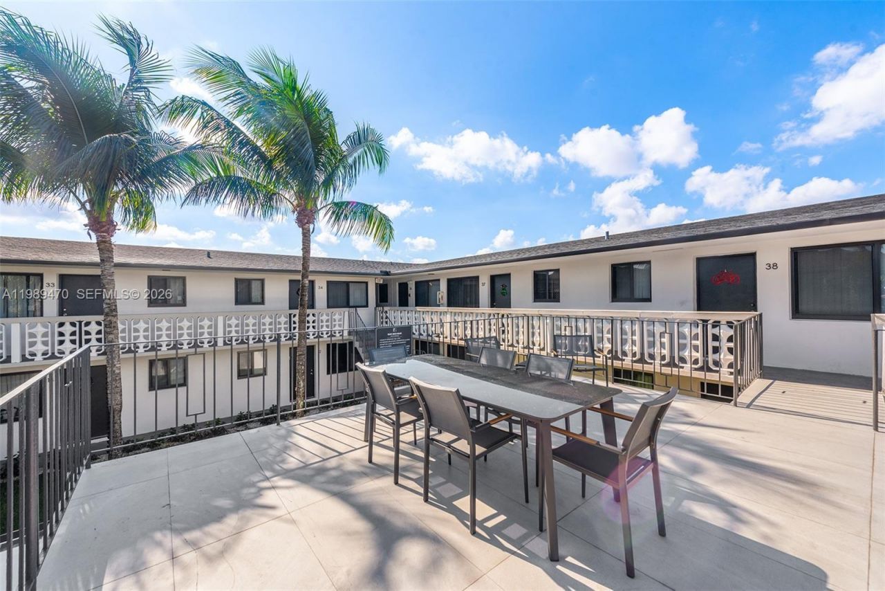 1330 W 29th St, Unit 40, Hialeah, FL 33012 Photo