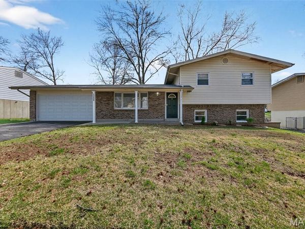 1226 Cottagemill Drive, Manchester, MO 63021