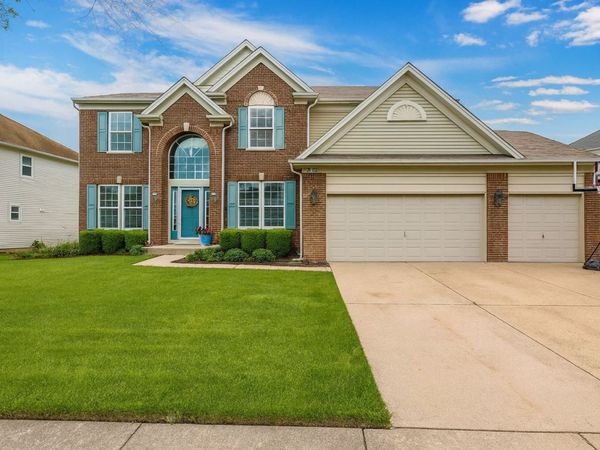 908 Blue Ridge Drive , Streamwood, IL 60107