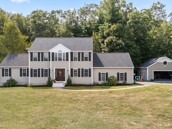 8 Virginia Ave, Sutton, MA 01590