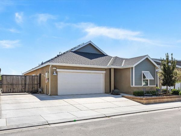 9615 Silver Falls Lane, Bakersfield, CA 93263