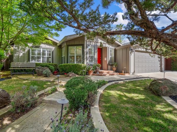 8673 Fallbrook Way, Sacramento, CA 95826