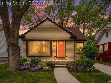 1028 W Hazelhurst Street, Ferndale, MI 48220