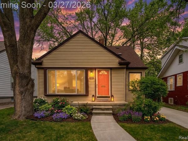 1028 W Hazelhurst Street, Ferndale, MI 48220