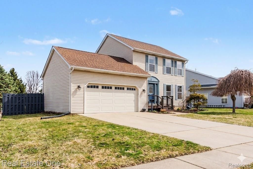 416 Umberland Drive, Howell, MI 48843 Main Photo