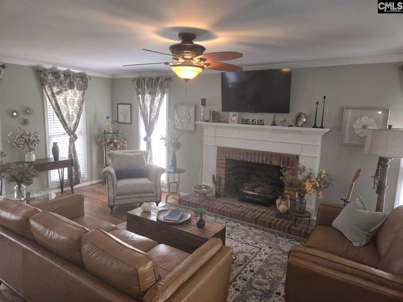 145 Silvercreek Drive  Photo 36