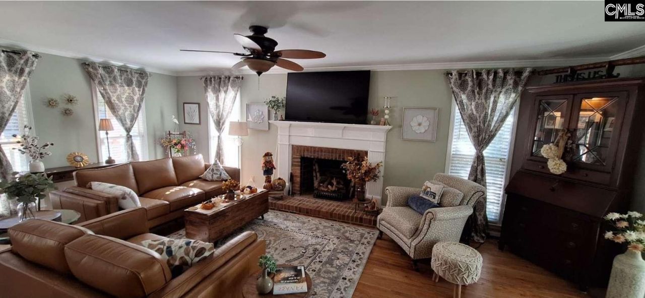 145 Silvercreek Drive  Photo 37