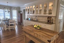 145 Silvercreek Drive  photo 4