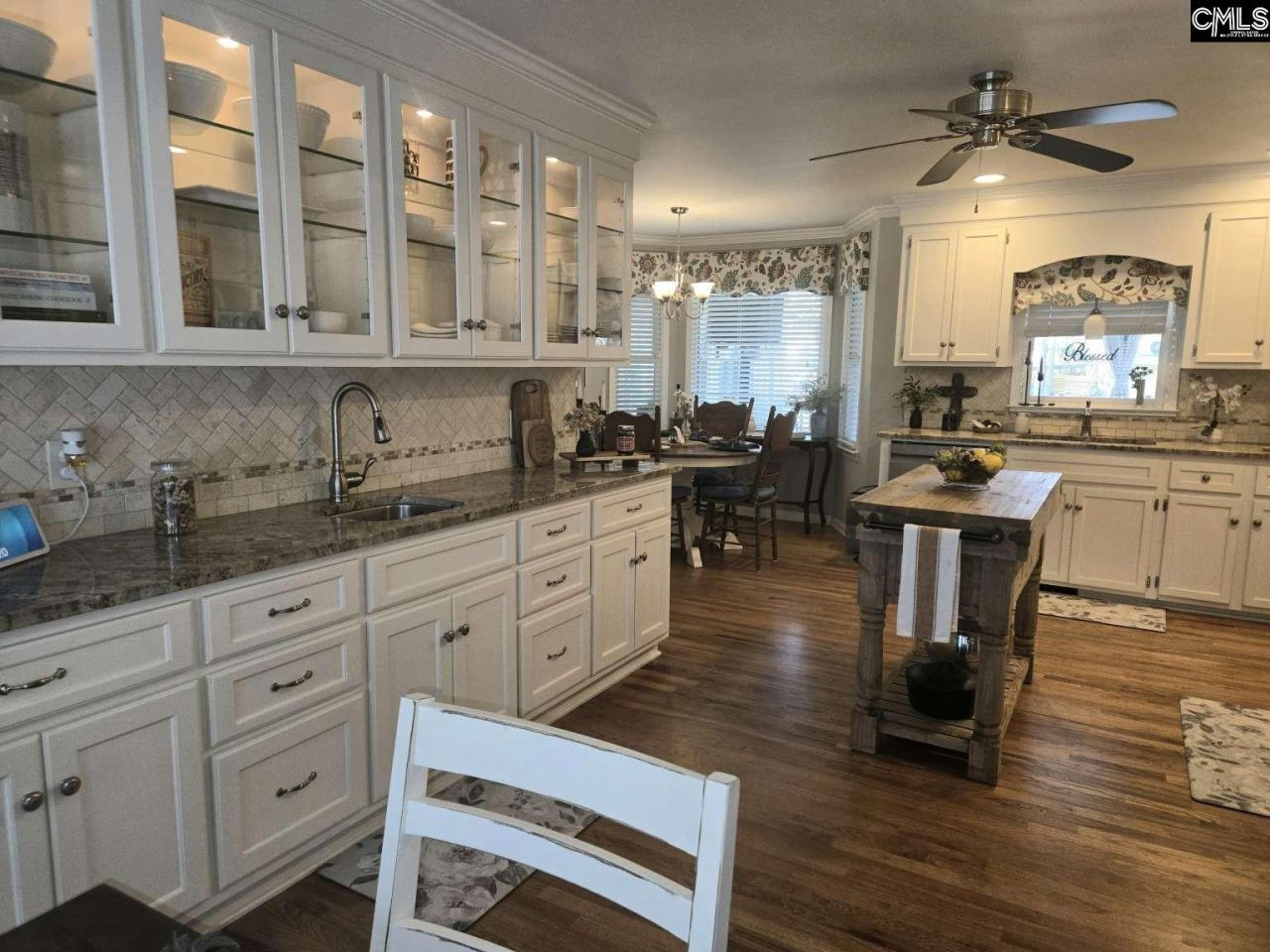 145 Silvercreek Drive  Photo 7