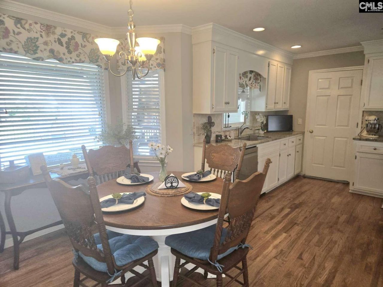 145 Silvercreek Drive  Photo 8