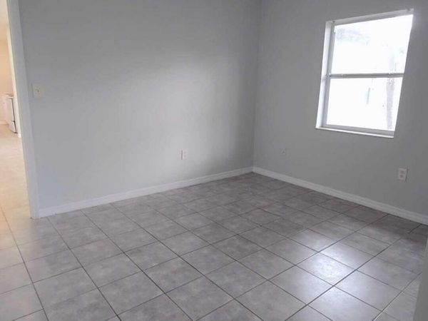 621 NW 5th Avenue, Unit 4, Pompano Beach, FL 33060