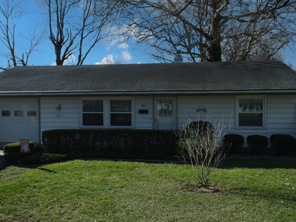 617 E Grant Street , Watseka, IL 60970