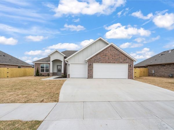 124 N Panther Avenue, Farmington, AR 72730