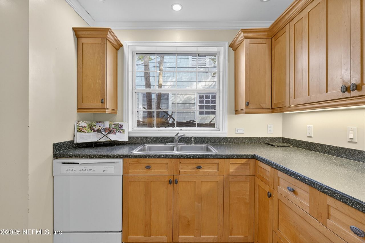 1425 Pinetree Road, Jacksonville, FL 32207 Photo