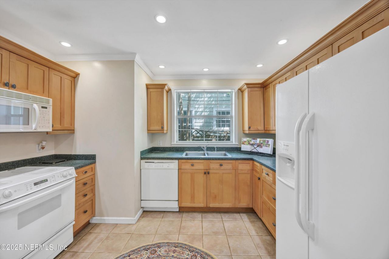 1425 Pinetree Road, Jacksonville, FL 32207 Photo